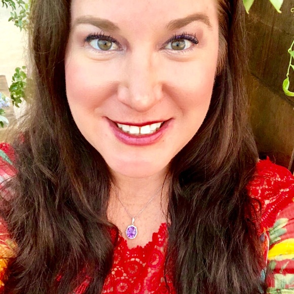 ๐ Meet your Posher, Rachel! ๐ - Picture 2 of 7